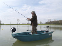 Barque hors-bord / de pêche sportive