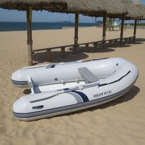 Bateau pneumatique hors-bord / semi-rigide...