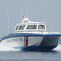 bateau de surveillance : catamaran &agrave; moteur X38 PATROL NorthSeaBoats