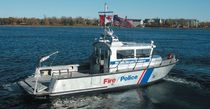 bateau de surveillance : vedette KINGSTONE 36 Metalcraft Marine Inc