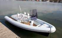bateau pneumatique semi-rigide am&eacute;nag&eacute; (in-bord, &agrave; console centrale, avec bain de soleil, roll-bar) Shearwater Vis Shearwater ribs