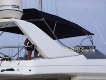 bimini-top pour bateaux &agrave; moteur sur mesure   Nauti Sattler