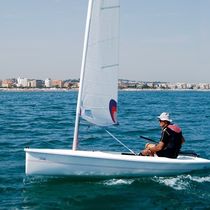 d&eacute;riveur solitaire : cat boat X 14' CNA Cantiere Nautico