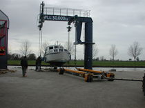 grue de manutention pour bateaux AQUA-TERRA 30 Hydrotrans