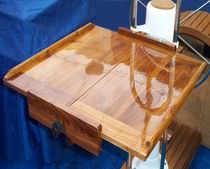 mobilier pour bateaux : table repliable de cockpit LEAF TeakFlex