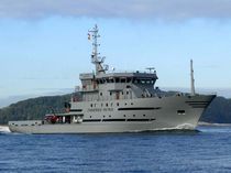 navire sp&eacute;cial : navire garde-p&ecirc;che (chantier naval) B-499 Construcciones Navales P. Freire