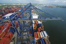 portique &agrave; conteneurs (chargement, d&eacute;chargement)  Kalmar Industries