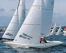 voile de quillard de sport : g&eacute;nois (pour monotypes de r&eacute;gate) DRAGON WB-Sails
