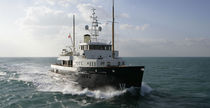 yacht de luxe : super-yacht trawler BYSTANDER JFA Yachts