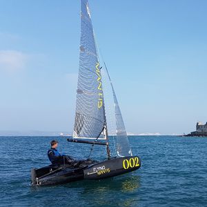 trimaran / day-sailer / monotype / cockpit ouvert