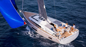 monocoque / de croisière / cockpit ouvert / 3 cabines