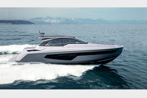 motor-yacht de croisière / hard-top / IPS / PRV