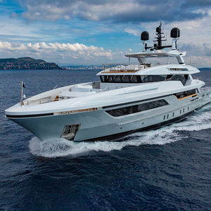 mega-yacht de croisière / raised pilothouse / en acier / avec piscine