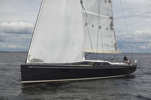 sailing-yacht de course-croisière / cockpit ouvert / en carbone / 2 cabines