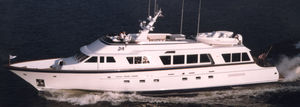 super-yacht de croisière / de pêche sportive / à fly / à déplacement