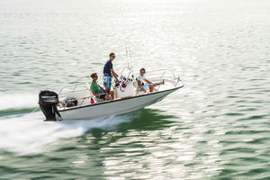 coque open hors-bord / à console centrale / de pêche sportive / max. 6 personnes