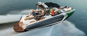 runabout in-bord / bow-rider / de wakeboard / de wakesurf