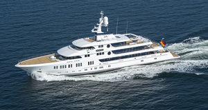 mega-yacht de croisière / raised pilothouse
