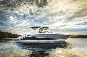 runabout in-bord / bow-rider / de wakeboard