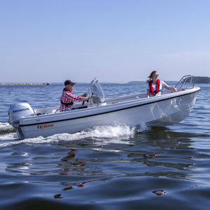 coque open hors-bord / à console centrale / open / de pêche sportive