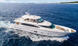 super-yacht de croisière / à fly / 4 cabines
