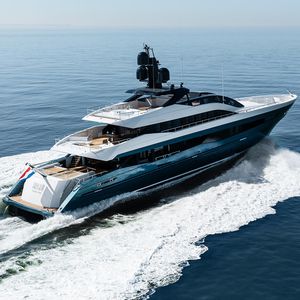 mega-yacht de croisière / avec timonerie / en aluminium / coque semi-planante