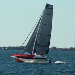 trimaran / de course / cockpit ouvert / en carbone