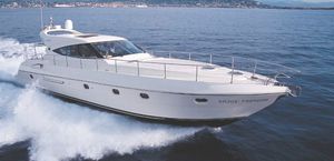 motor-yacht rapide / hard-top / à déplacement