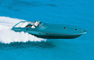 motor-yacht rapide / soft-top / coque planante / 2 cabines