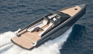 motor-yacht de sport / open / IPS / 2 ou 3 cabines