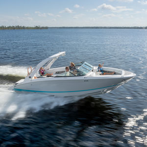 runabout in-bord / bow-rider / à double console / de sport