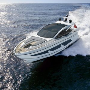 motor-yacht de croisière / hard-top / open / 2 cabines