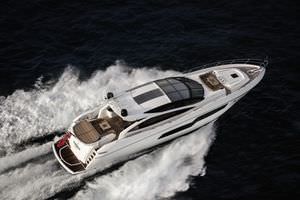 motor-yacht haute performance / hard-top / à déplacement / 4 cabines