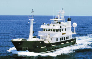 motor-yacht de croisière / explorer / raised pilothouse / en aluminium