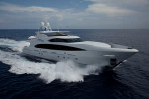 super-yacht de croisière / raised pilothouse / à fly / en aluminium