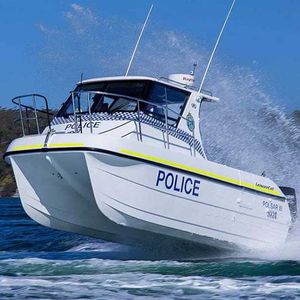 bateau de surveillance catamaran / hors-bord