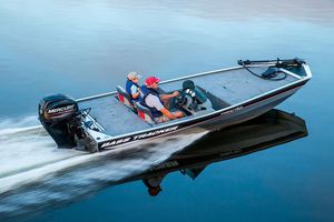 bass boat hors-bord / à console latérale / de pêche sportive / max. 4 personnes