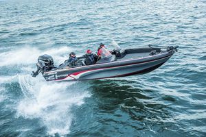 coque open hors-bord / de pêche sportive / max. 6 personnes