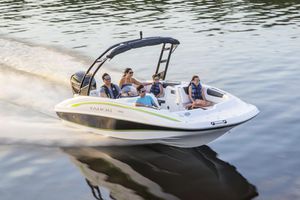 deck-boat hors-bord / de wakeboard / max. 10 personnes