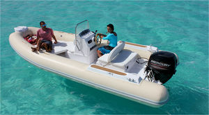 bateau pneumatique hors-bord / semi-rigide / à console centrale / max. 12 personnes