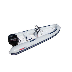 bateau pneumatique hors-bord / semi-rigide / à console latérale / max. 9 personnes