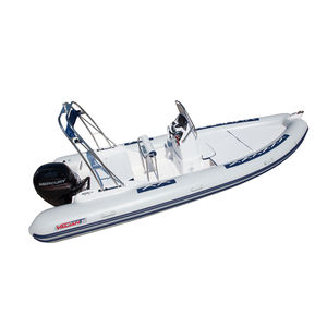 bateau pneumatique hors-bord / semi-rigide / à console centrale / max. 13 personnes