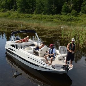 deck-boat hors-bord / de pêche sportive / en aluminium