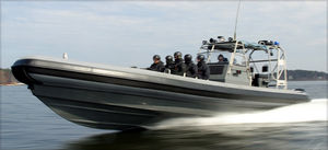 bateau militaire / hors-bord / bateau pneumatique semi-rigide