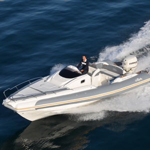bateau pneumatique hors-bord / semi-rigide / à console centrale / max. 10 personnes