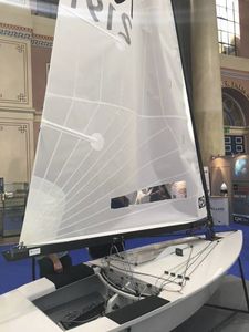 dériveur solitaire / de régate / cat boat