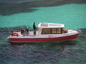 bateau promenade in-bord / solaire électrique