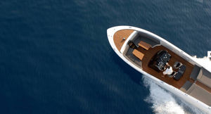 runabout in-bord / à double console / traditionnel / max. 10 personnes