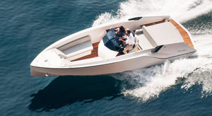 coque open in-bord / carène à redan / max. 6 personnes / bain de soleil