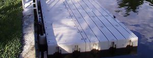 ponton modulable / flottant / d'amarrage / pour marina